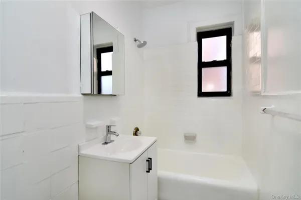 $265,000 | 590 East 3rd Street, Unit MK, Mount Vernon, NY 10553