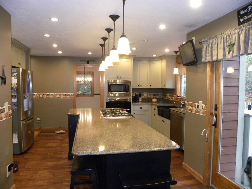 54 Gould Road Charlton, MA 01507 - Photo 3 of 42 Gallery Image 3