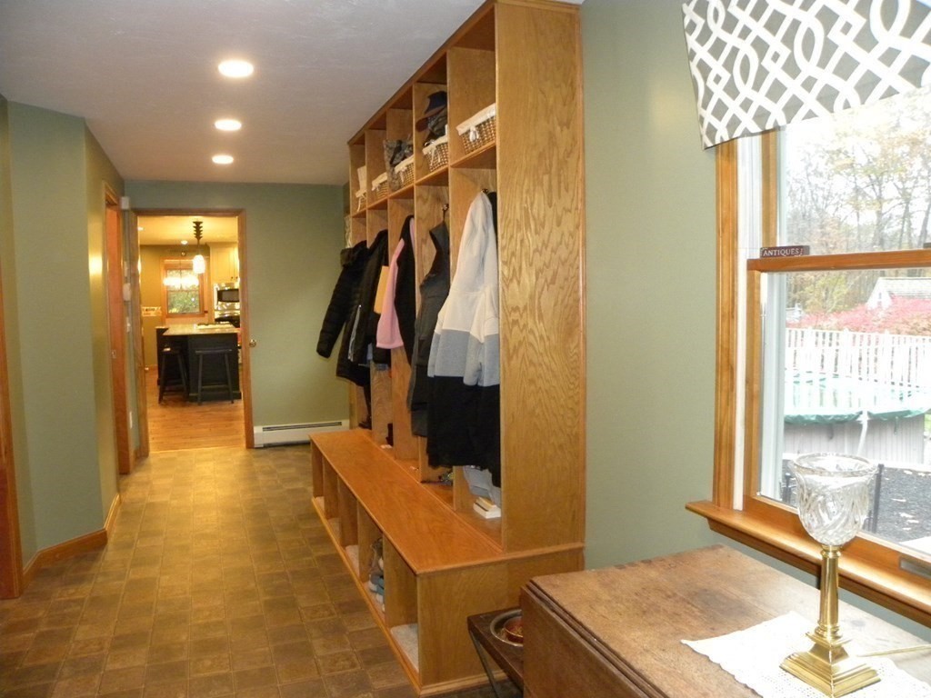54 Gould Road Charlton, MA 01507 - Photo 7 of 42 Gallery Image 7