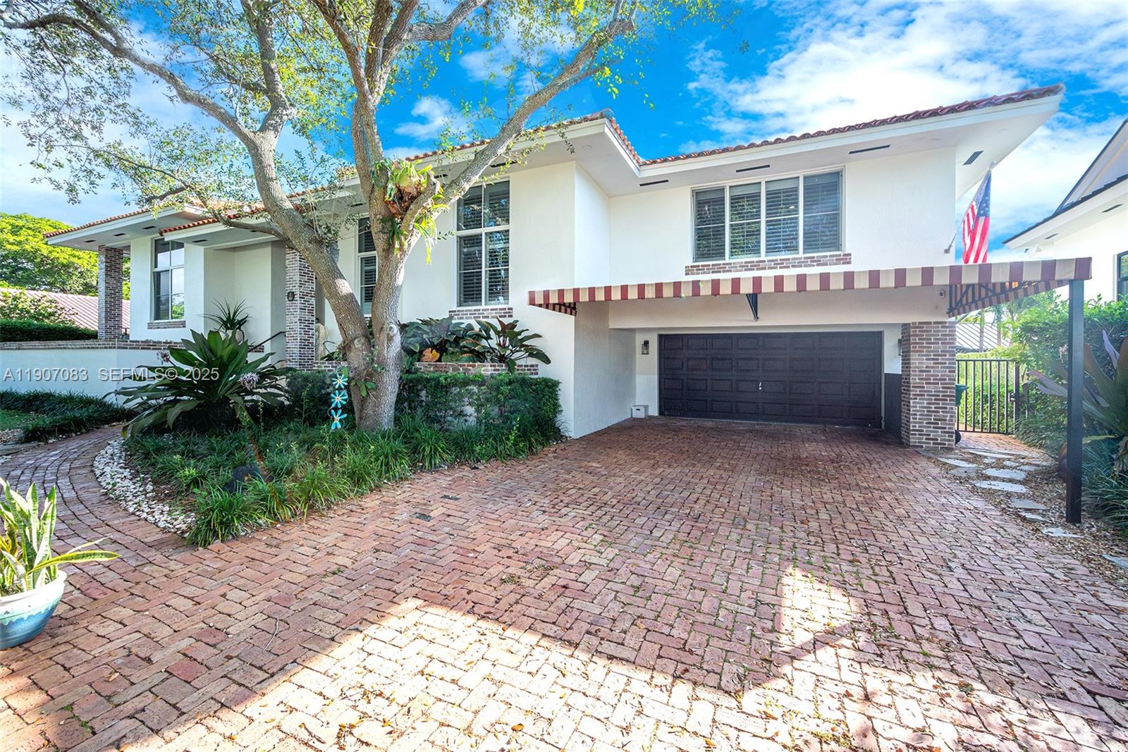 8025 Southwest 91 Avenue Miami, FL 33173 - Photo 3 of 51