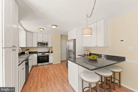 $1,285,000 | 9719 Cinnamon Creek Drive, Vienna, VA 22182