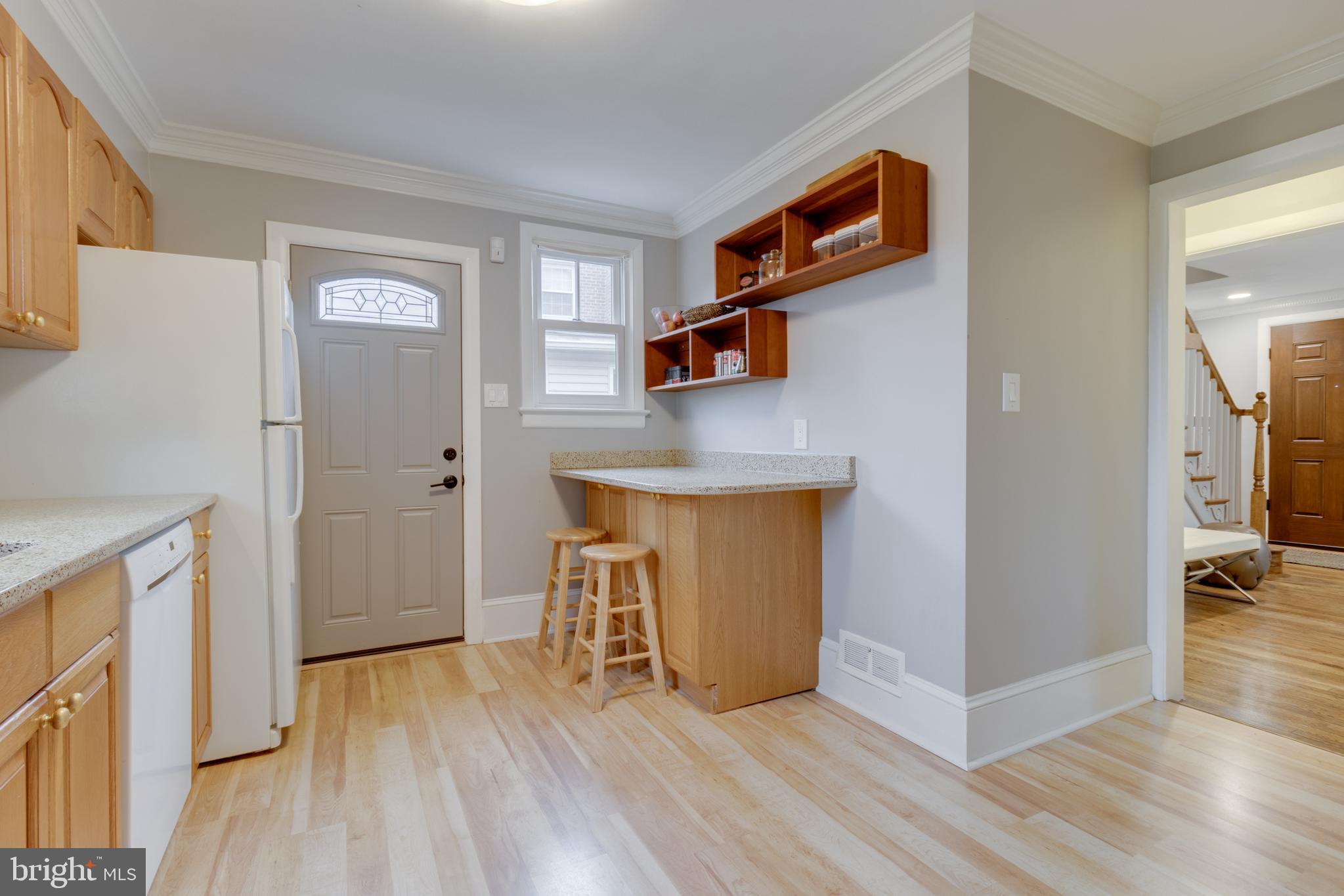 9510 Evergreen Street Silver Spring, MD 20901 - Photo 13 of 40 Eat in kitchen area.
