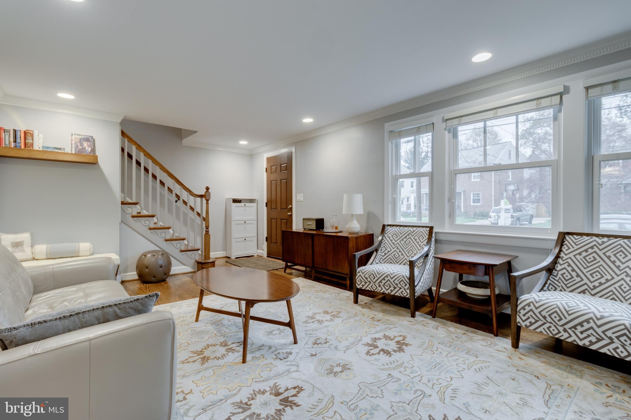 9510 Evergreen Street Silver Spring, MD 20901 - Photo 7 of 40 Additional view of living space.