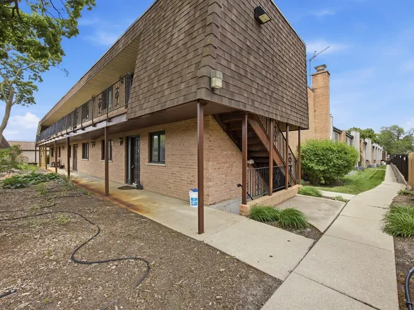 $289,900 | 520 East Main Street, Unit 1C, Barrington, IL 60010