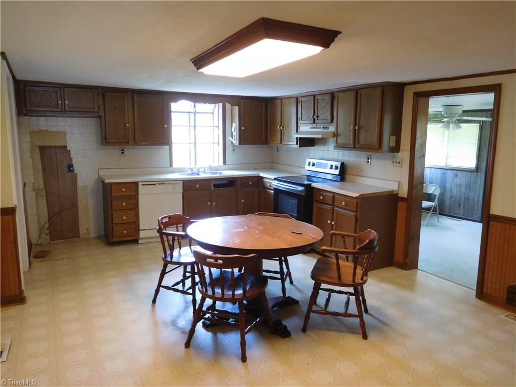 1326 Old Greensboro Road High Point, NC 27265 - Photo 11 of 25 Gallery Image 11
