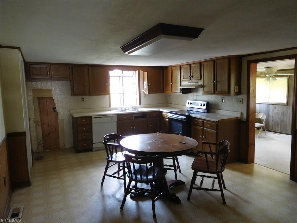 1326 Old Greensboro Road High Point, NC 27265 - Photo 10 of 25 Gallery Image 10