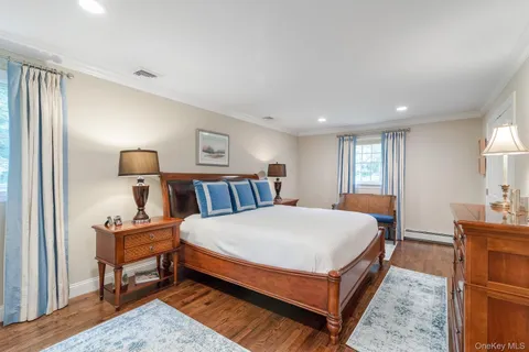 $1,100,000 | 33 Northwood Circle, Huntington, NY 11743