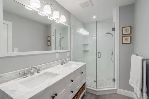 $1,100,000 | 33 Northwood Circle, Huntington, NY 11743