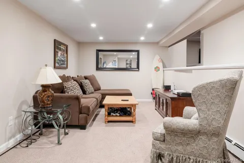 $1,100,000 | 33 Northwood Circle, Huntington, NY 11743