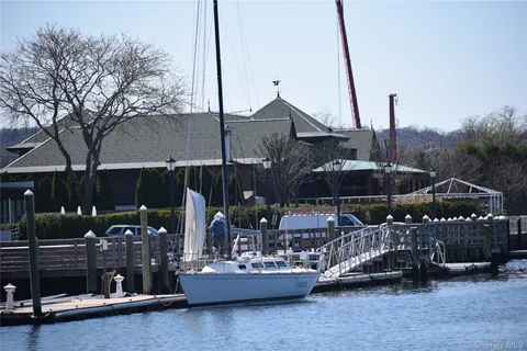 $1,100,000 | 33 Northwood Circle, Huntington, NY 11743