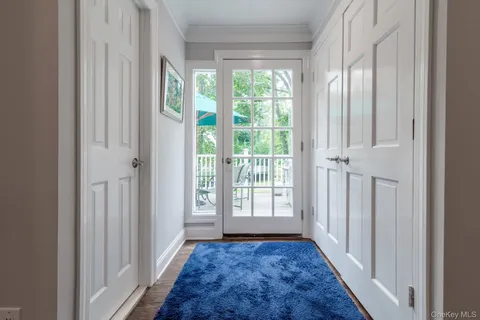 $1,100,000 | 33 Northwood Circle, Huntington, NY 11743