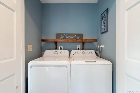 $1,100,000 | 33 Northwood Circle, Huntington, NY 11743