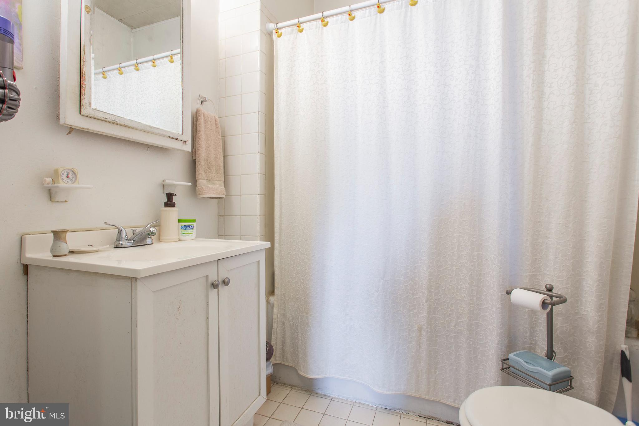 1817 Pine Street, Unit 1F Philadelphia, PA 19103 - Photo 22 of 22