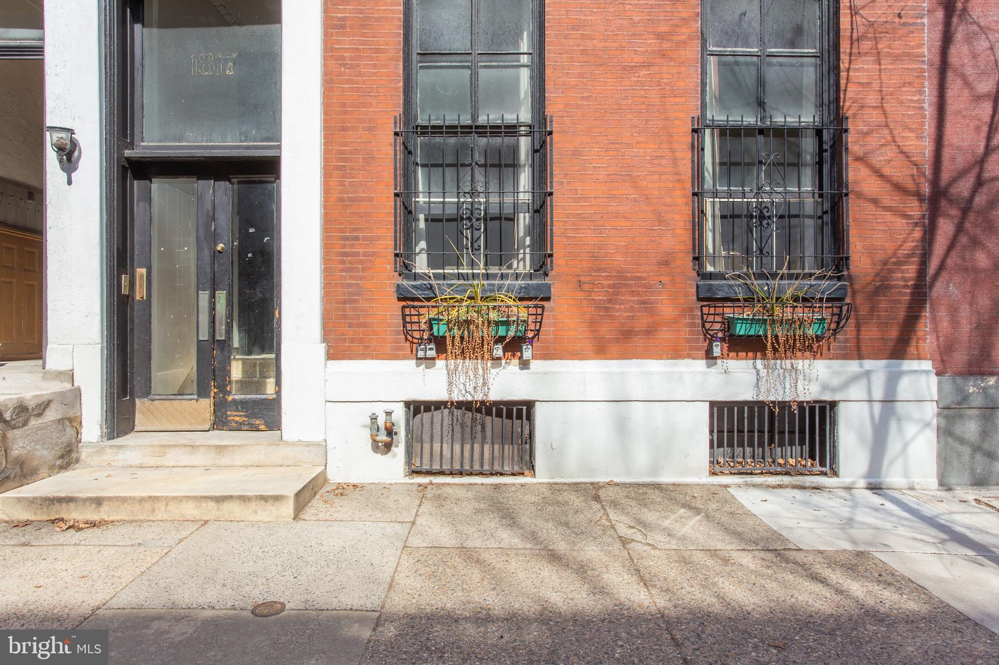 1817 Pine Street, Unit 1F Philadelphia, PA 19103 - Photo 4 of 22