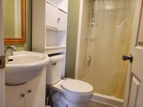 $1,350 | 930 Emerald Street, Unit 2B, Madison, WI 53715