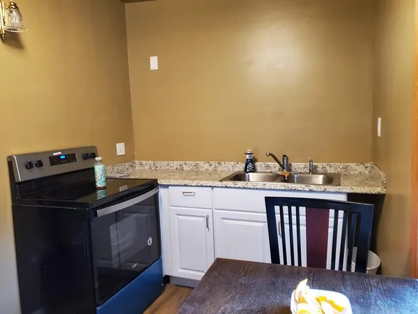 $1,350 | 930 Emerald Street, Unit 3B, Madison, WI 53715