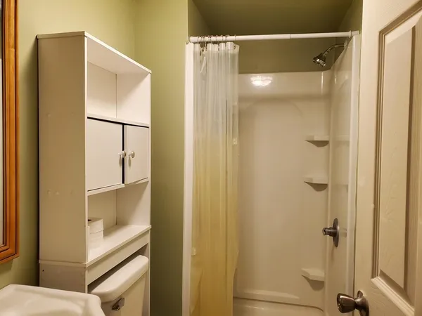 $1,350 | 930 Emerald Street, Unit 2B, Madison, WI 53715