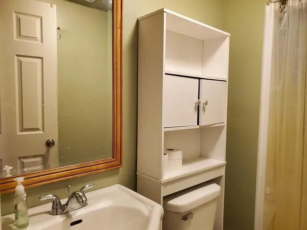 $1,350 | 930 Emerald Street, Unit 2B, Madison, WI 53715