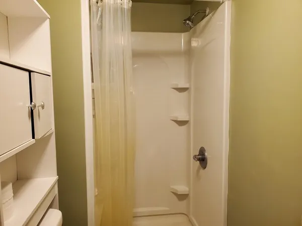 $1,350 | 930 Emerald Street, Unit 2B, Madison, WI 53715