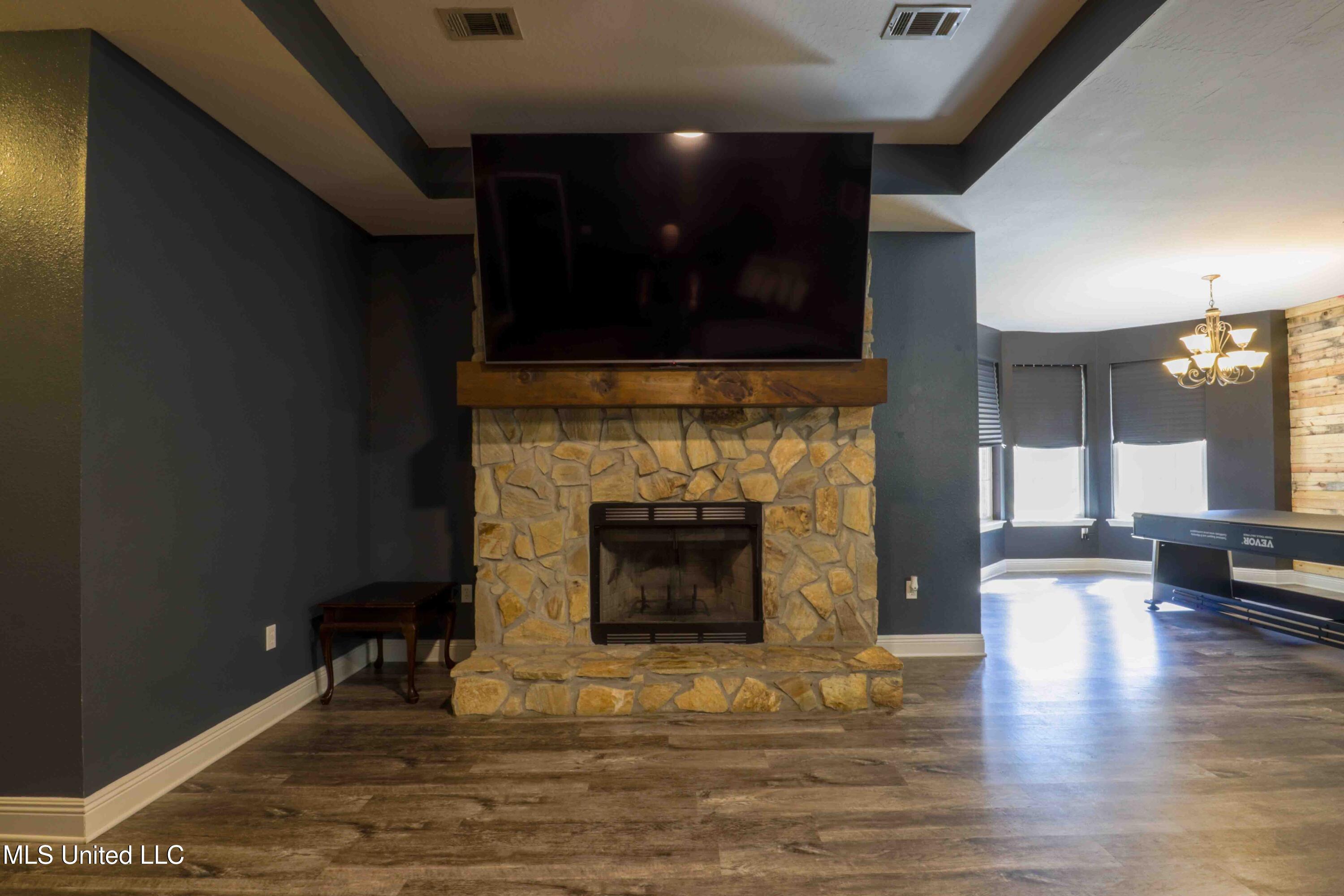 140 Cades Ridge Neely, MS 39461 - Photo 19 of 33 Living/Dining View