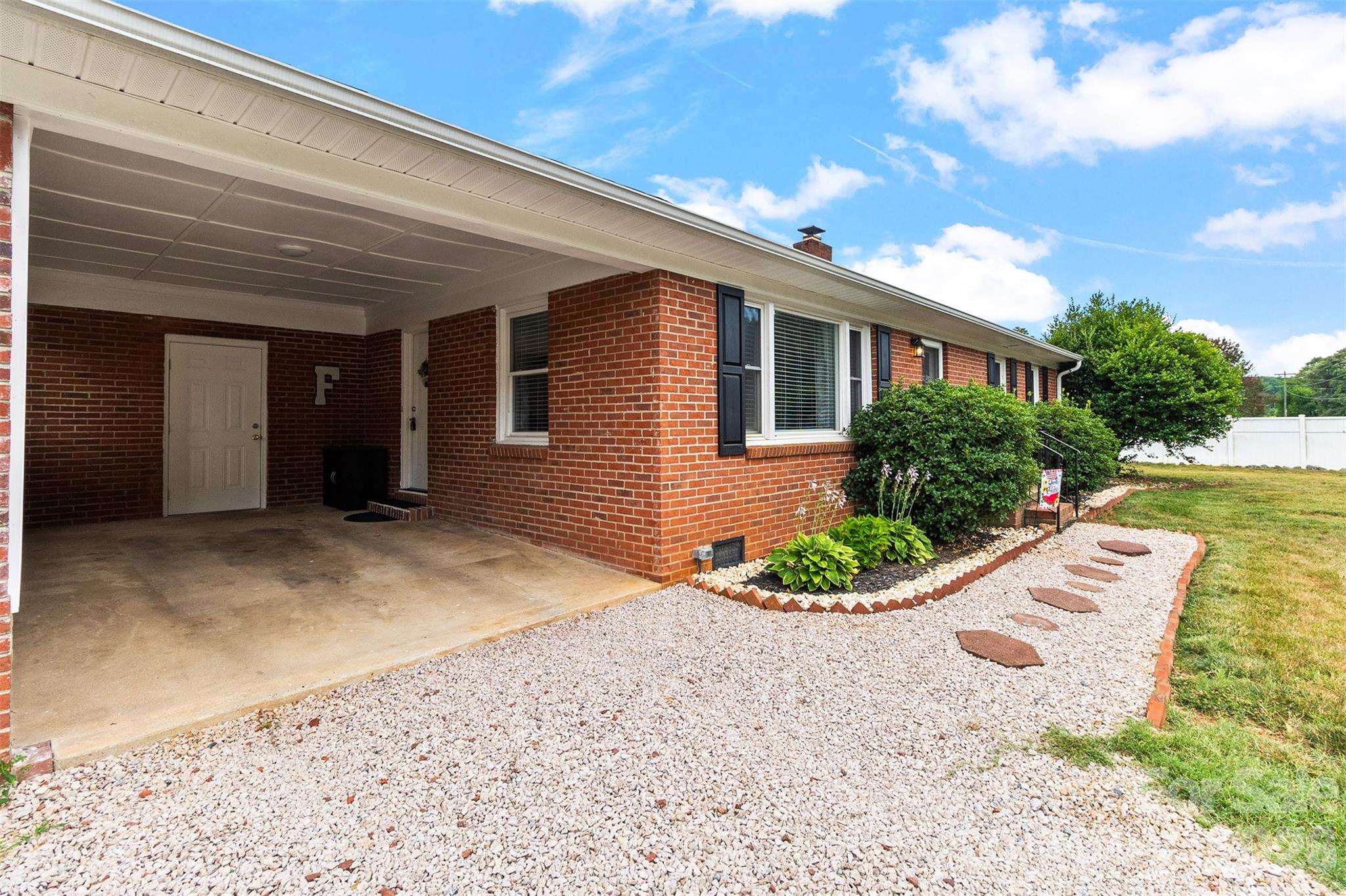 158 Baxter Road Cherryville, NC 28021 - Photo 4 of 38