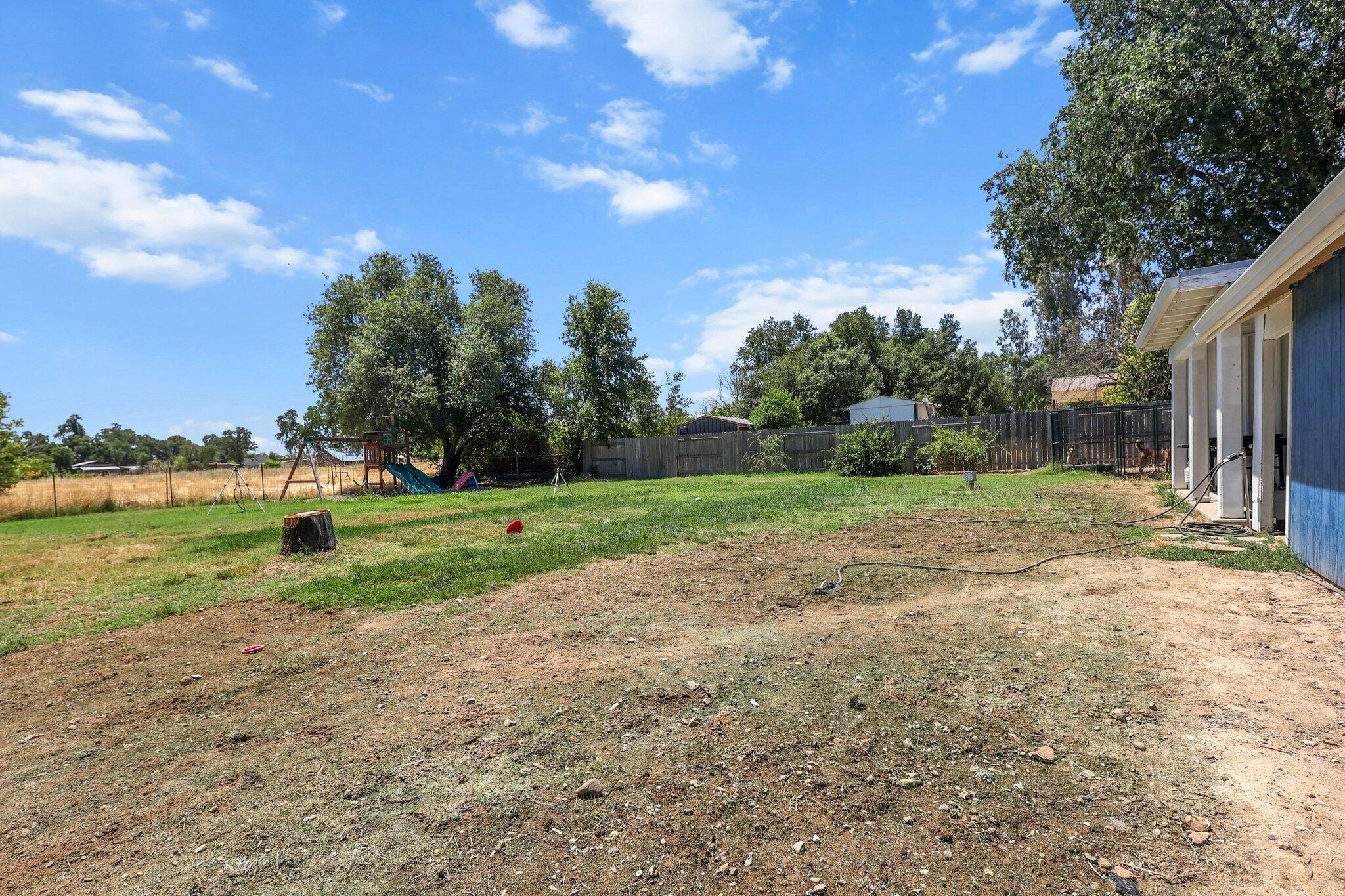 19885 Loop Street Anderson, CA 96007 - Photo 17 of 30 17-web-or-mls-8Q0A4553 (1)