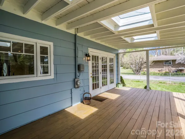 $499,000 | 212 Vance Avenue, Black Mountain, NC 28711