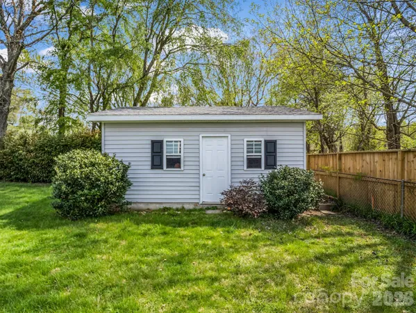 $499,000 | 212 Vance Avenue, Black Mountain, NC 28711