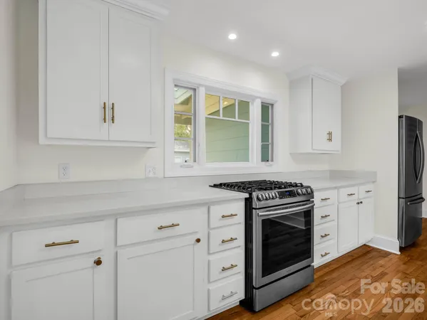 $499,000 | 212 Vance Avenue, Black Mountain, NC 28711