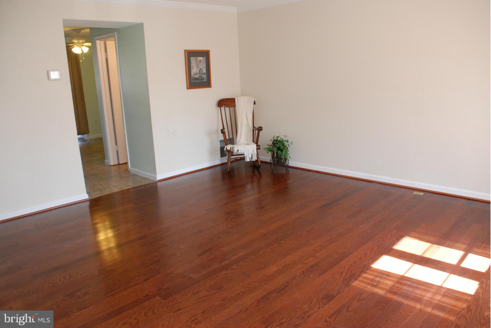 14829 Hammersmith Circle Silver Spring, MD 20906 - Photo 2 of 18 Family Room