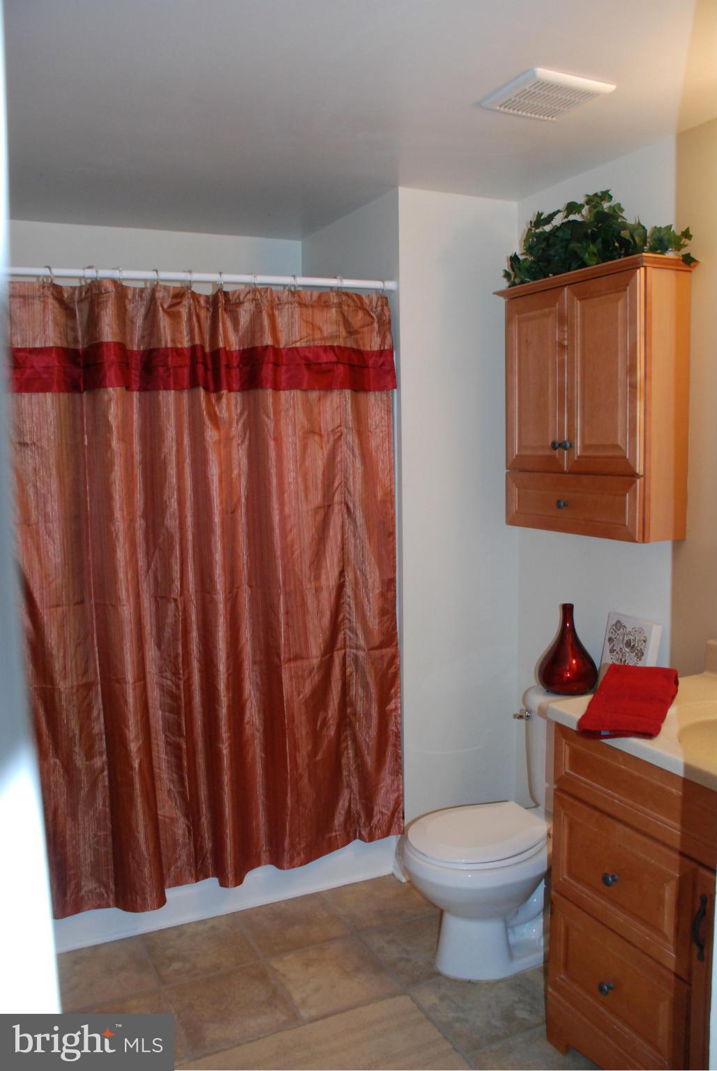 14829 Hammersmith Circle Silver Spring, MD 20906 - Photo 12 of 18 Bath