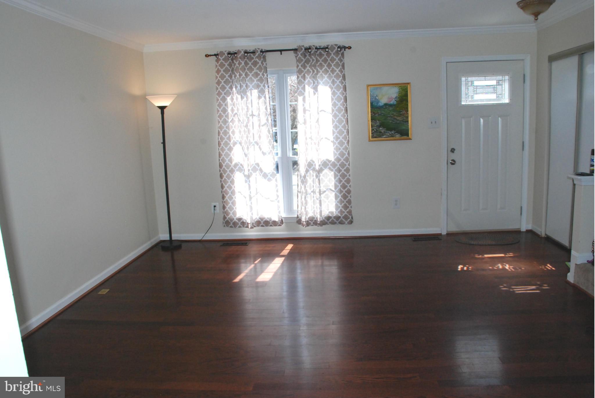 14829 Hammersmith Circle Silver Spring, MD 20906 - Photo 3 of 18 Family Room