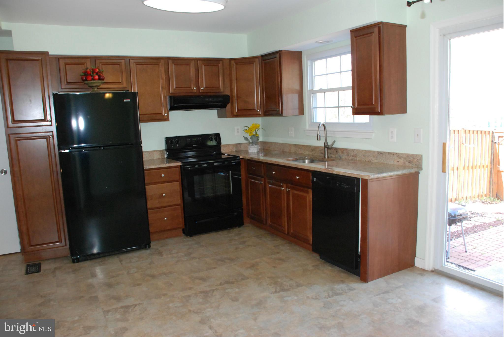 14829 Hammersmith Circle Silver Spring, MD 20906 - Photo 5 of 18 Kitchen