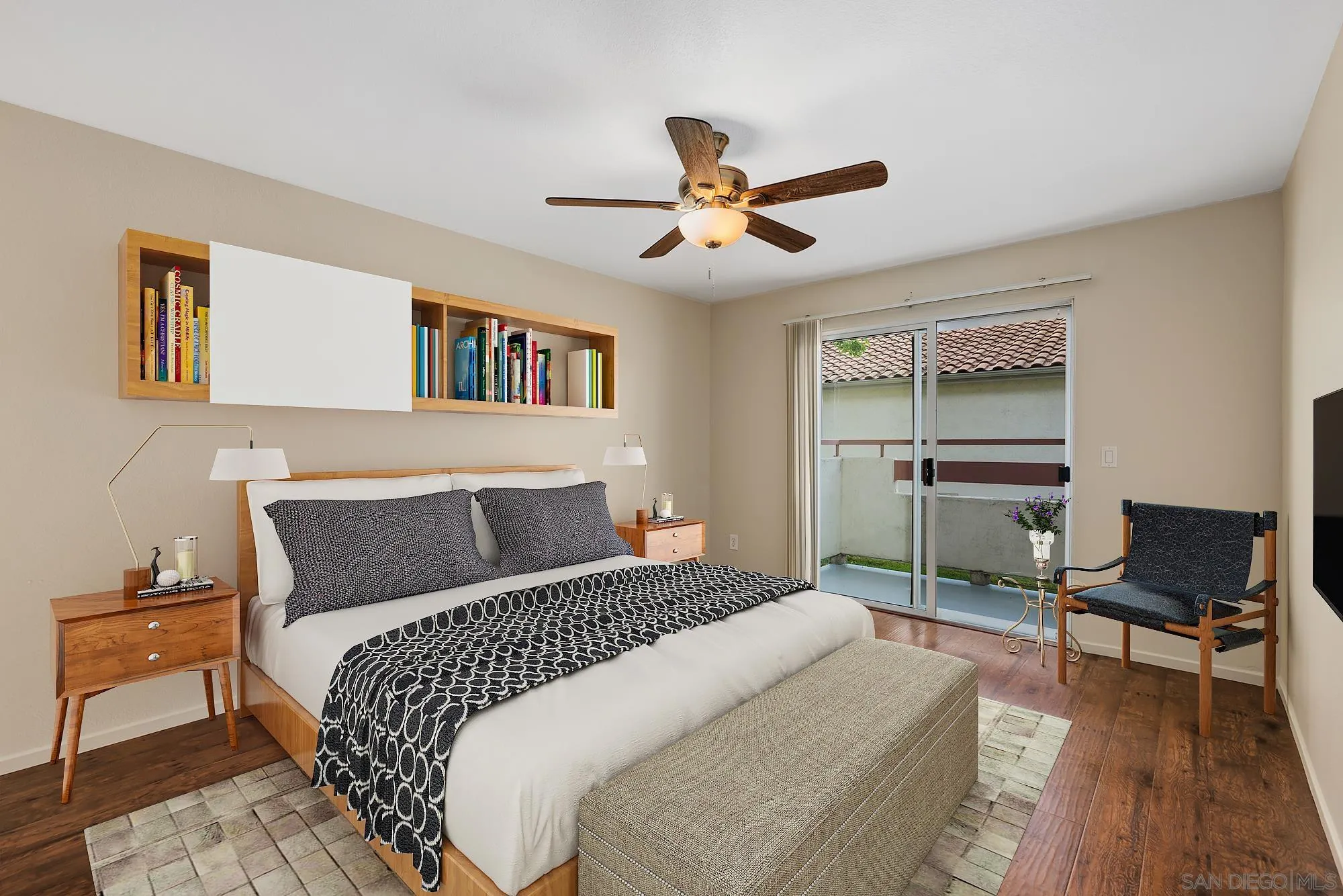 405 Stoney Point Way, Unit 89 Oceanside, CA 92058 - Photo 6 of 32 a bedroom with a bed and a desk