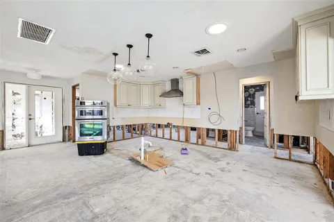 $765,000 | 1399 49th Avenue Northeast, St. Petersburg, FL 33703