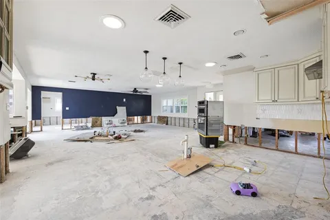 $765,000 | 1399 49th Avenue Northeast, St. Petersburg, FL 33703