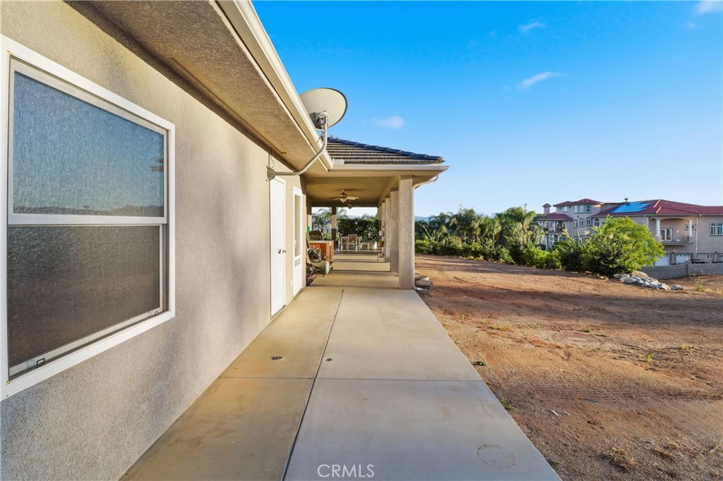 16025 Perry Heights Drive Riverside, CA 92504 - Photo 45 of 52 a view of a pathway of a building