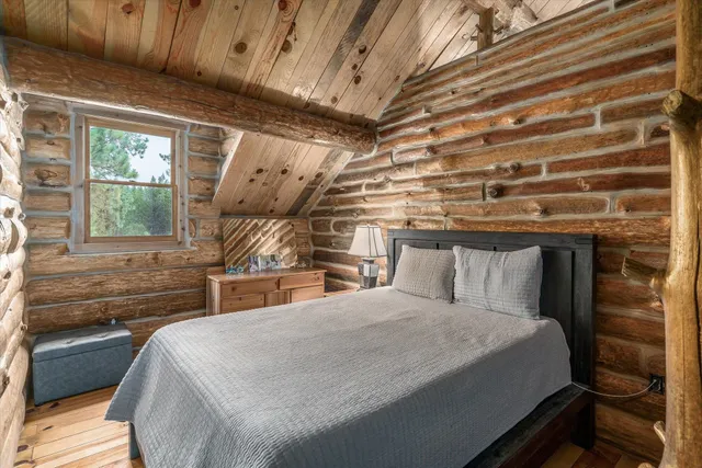 $1,000,000 | 4105 E Springdale Hunters Road, Springdale, WA 99173