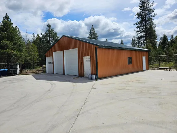 $1,000,000 | 4105 E Springdale Hunters Road, Springdale, WA 99173