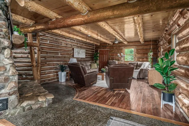 $1,000,000 | 4105 E Springdale Hunters Road, Springdale, WA 99173