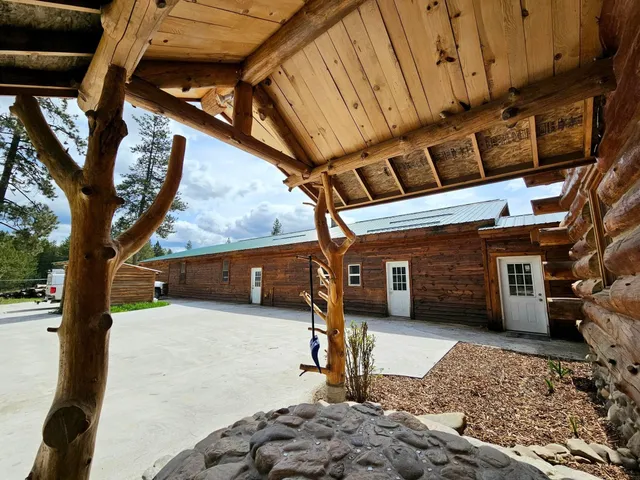 $1,000,000 | 4105 E Springdale Hunters Road, Springdale, WA 99173