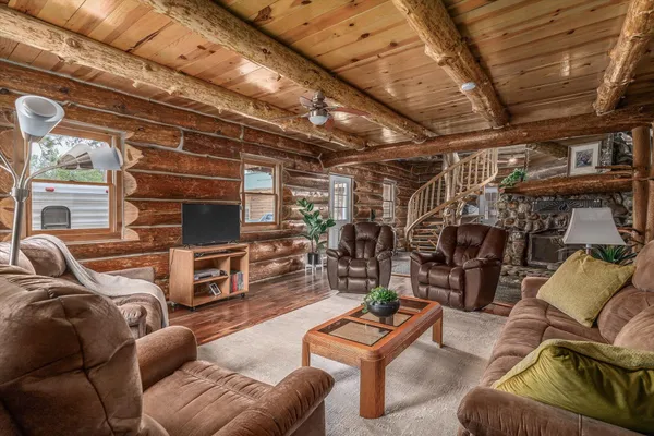 $1,000,000 | 4105 E Springdale Hunters Road, Springdale, WA 99173