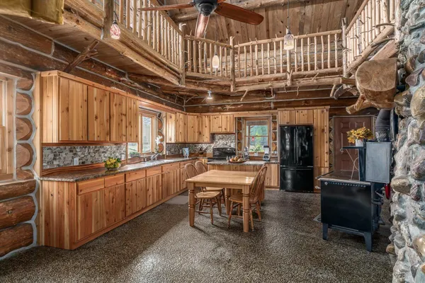 $1,000,000 | 4105 E Springdale Hunters Road, Springdale, WA 99173