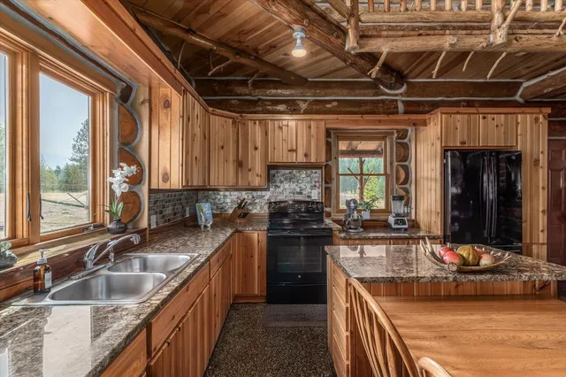 $1,000,000 | 4105 E Springdale Hunters Road, Springdale, WA 99173