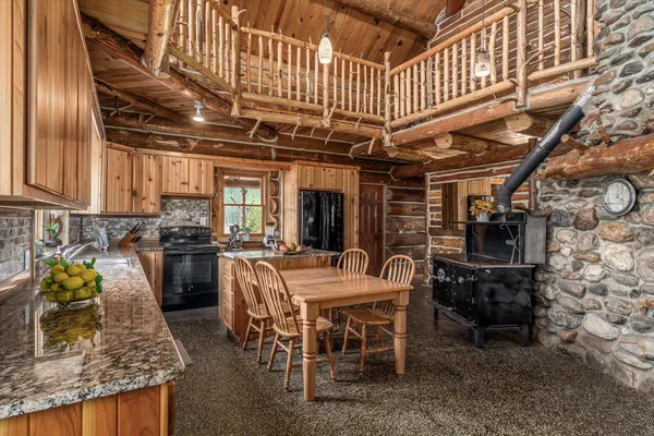 $1,000,000 | 4105 E Springdale Hunters Road, Springdale, WA 99173