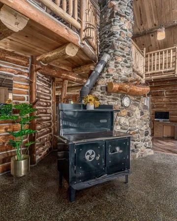 $1,000,000 | 4105 E Springdale Hunters Road, Springdale, WA 99173