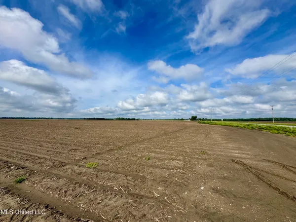 $1,000,000 | Farrell Road, Clarksdale, MS 38614