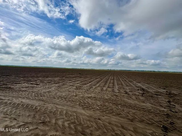 $1,000,000 | Farrell Road, Clarksdale, MS 38614