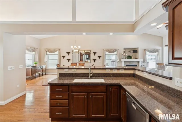 $369,900 | 707 Wells Fargo Trail, Le Claire, IA 52753