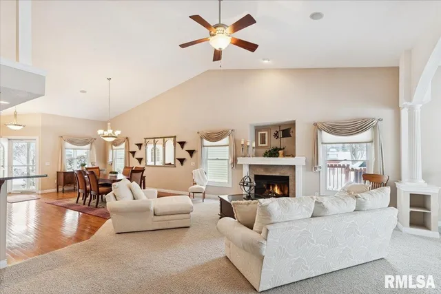 $369,900 | 707 Wells Fargo Trail, Le Claire, IA 52753